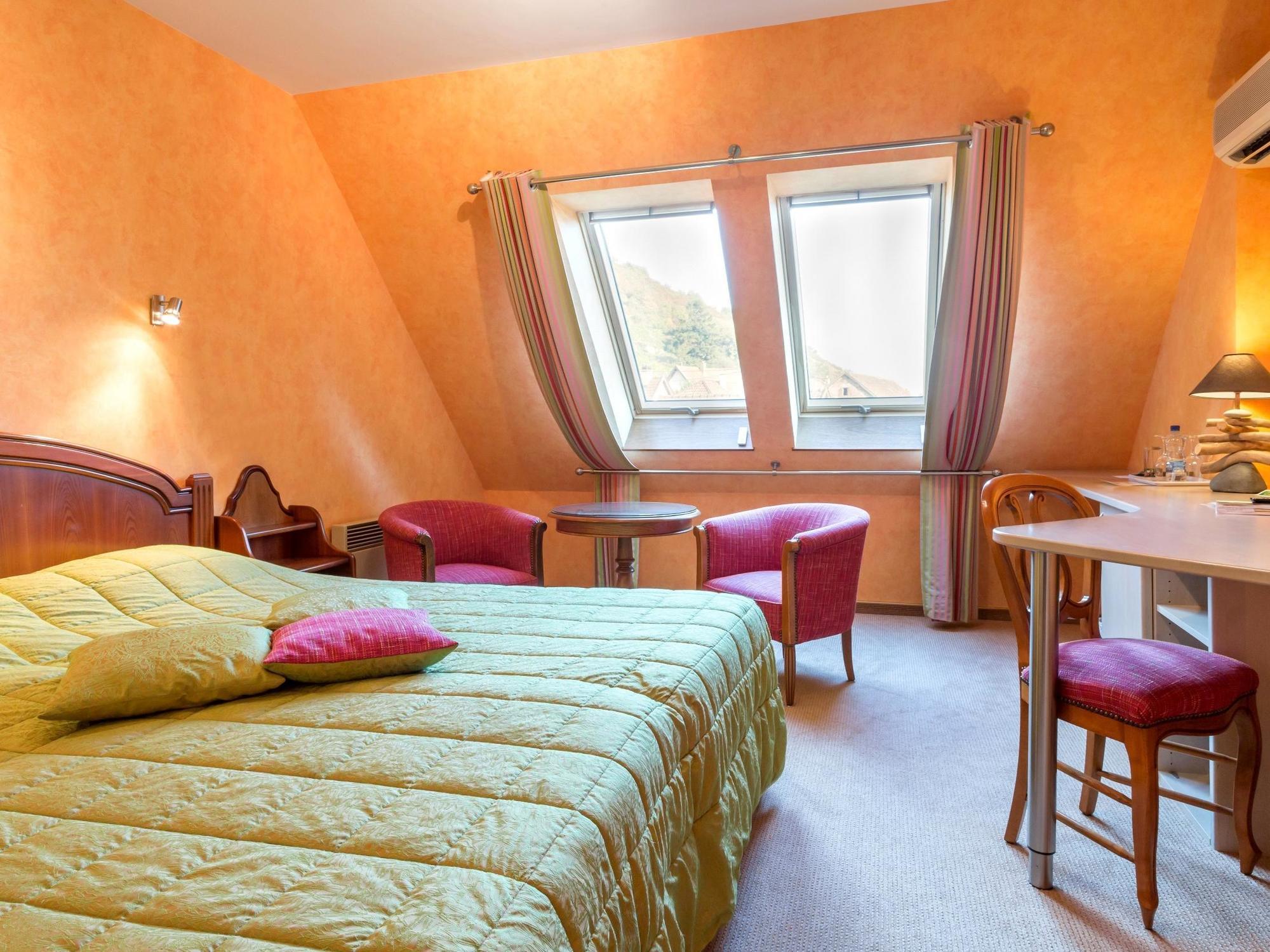 Auberge Du Cheval Blanc Depuis 1785 Westhalten ภายนอก รูปภาพ